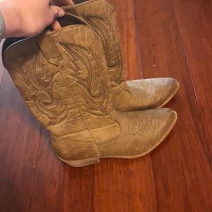 Women's cowgirl boots